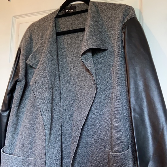 Faux leather sleeve Cardigan - Picture 2 of 2